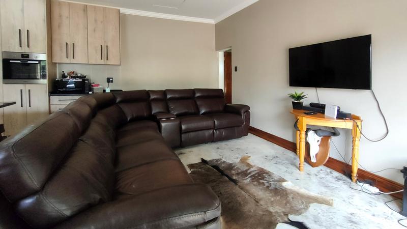 16 Bedroom Property for Sale in Middelburg Rural Eastern Cape